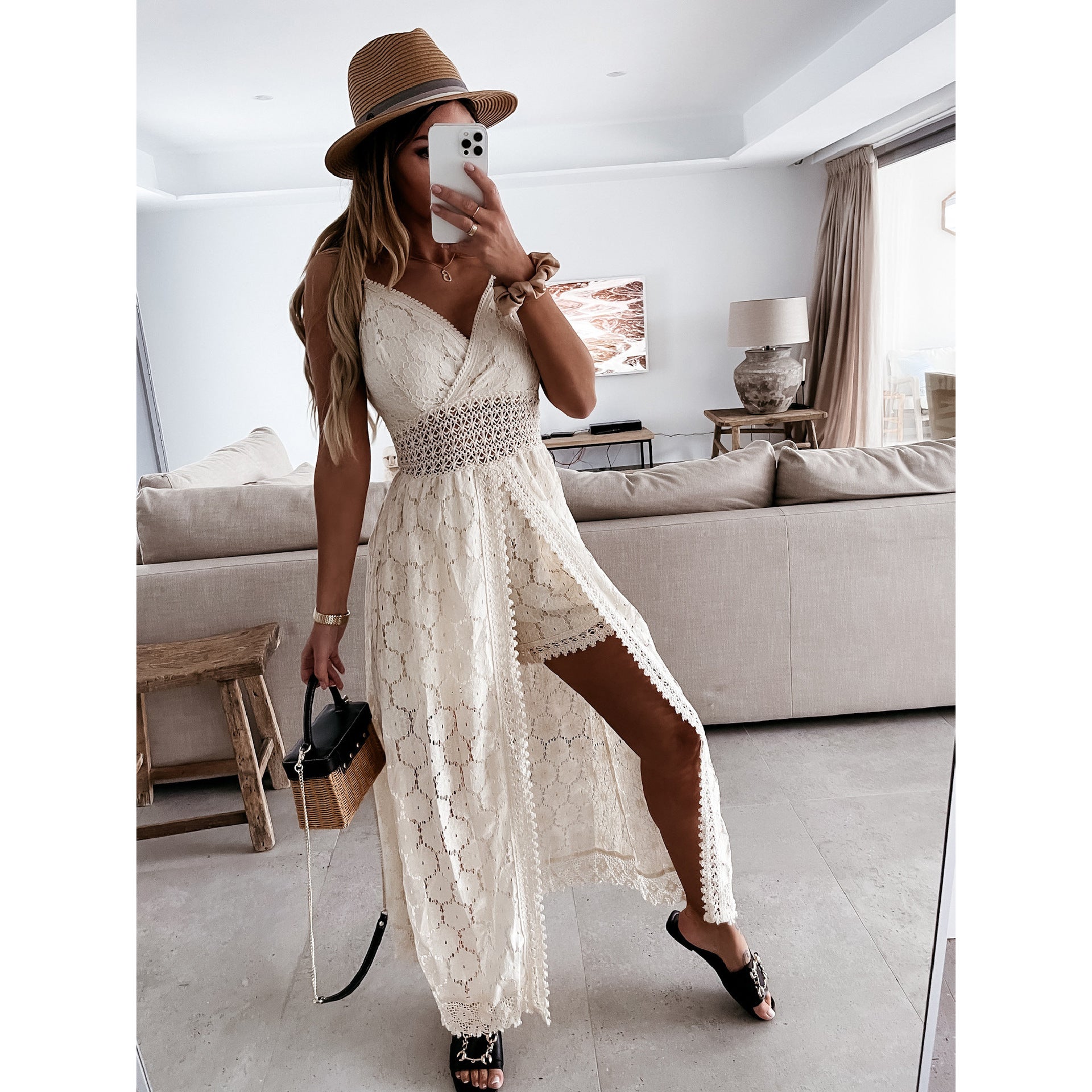 Maxi robe en dentelle — Bretelles réglables